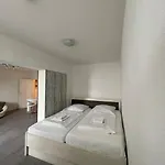 Attractive Flat Near Charlottenburg & Center شقة