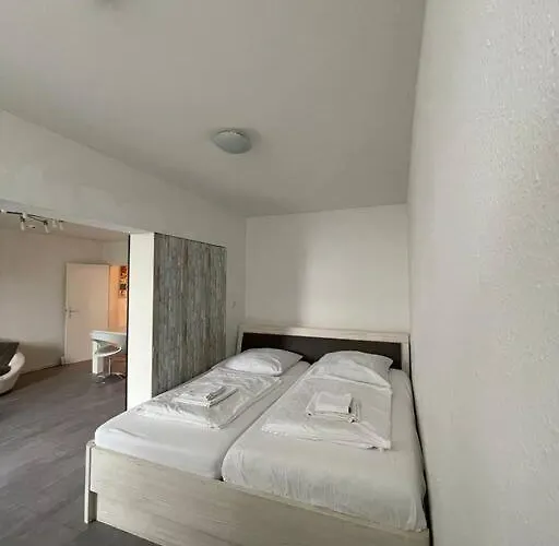 Attractive Flat Near Charlottenburg & Center شقة