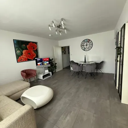 Attractive Flat Near Charlottenburg & Center Berlin